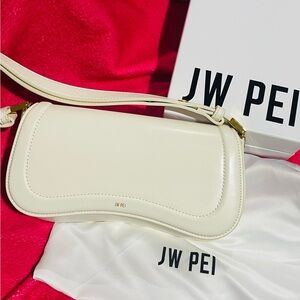 JW PEI Joy Shoulder Bag✨